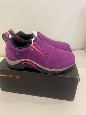 Merrell Kids' Jungle Moc Frosty Waterproof shoes in the Wineberry Size 11 1/2